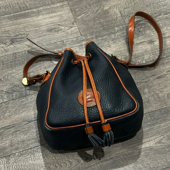Vintage Leather Dooney & Bourke Navy Blue Bucket Bag - Picture 9 of 9